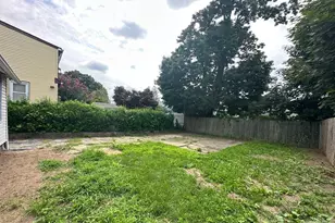 90 E 3rd St, Huntington Station, NY 11746 - Photo 17