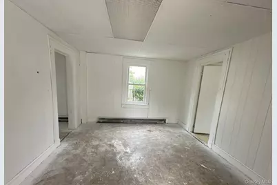 90 E 3rd Street, Huntington Station, NY 11746 - Photo 3