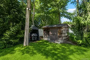 1011 Old Town Rd, Coram, NY 11727 - Photo 27
