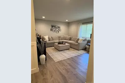 59 Richmond Boulevard #3B, Ronkonkoma, NY 11779 - Photo 1