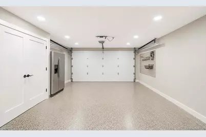 125 Hicks Lane, Great Neck, NY 11024 - Photo 27