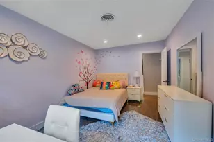125 Hicks Ln, Great Neck, NY 11024 - Photo 17