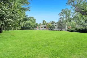 125 Hicks Ln, Great Neck, NY 11024 - Photo 29