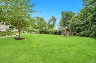 125 Hicks Ln, Great Neck, NY 11024 - Photo 35