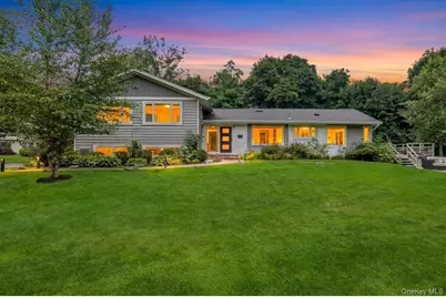 125 Hicks Lane, Great Neck, NY 11024 - Photo 37