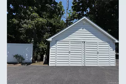 156 N Ocean Avenue, Patchogue, NY 11772 - Photo 25