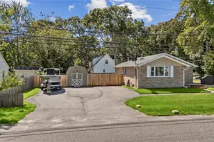 277 McKinley Dr, Mastic Beach, NY 11951 - Photo 5
