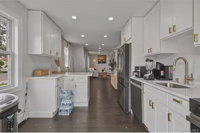308 Hancock Street, Brentwood, NY 11717 - Photo 9
