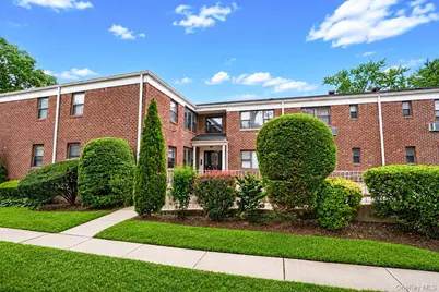 1205 E Broadway #F-24, Hewlett, NY 11557 - Photo 1