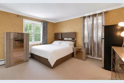 9910 60th Avenue #5J, Corona, NY 11368 - Photo 9