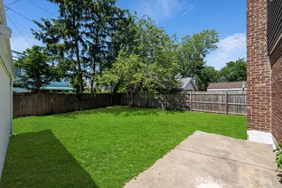 1977 Jackson Avenue, Elmont, NY 11003 - Photo 13
