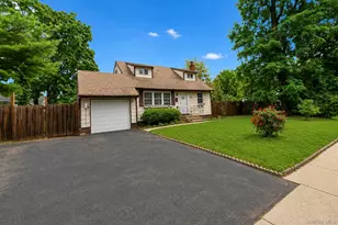 491 Smith St, Central Islip, NY 11722 - Photo 3