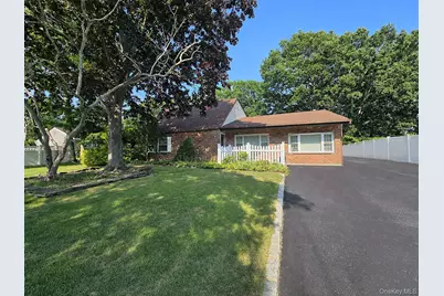 60 Meyer Lane, Medford, NY 11763 - Photo 1