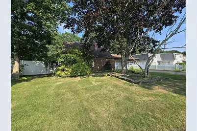 60 Meyer Lane, Medford, NY 11763 - Photo 3