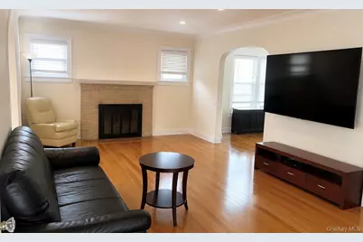 25511 Iowa Road, Great Neck, NY 11020 - Photo 5