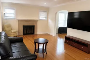 25511 Iowa Rd, Great Neck, NY 11020 - Photo 5