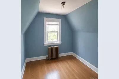 25511 Iowa Road, Great Neck, NY 11020 - Photo 15