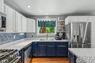 2 Netherwood Dr, Pleasant Valley, NY 12578 - Photo 13