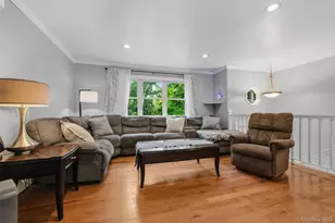 2 Netherwood Dr, Pleasant Valley, NY 12578 - Photo 7