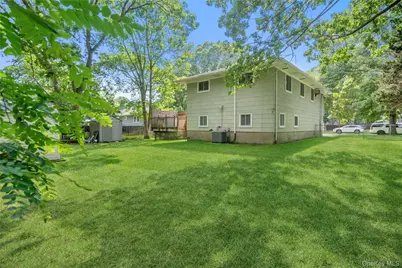 417 Winters Drive N, Mastic, NY 11950 - Photo 25