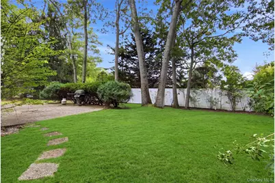 4 Smithtown Crescent, Smithtown, NY 11787 - Photo 21