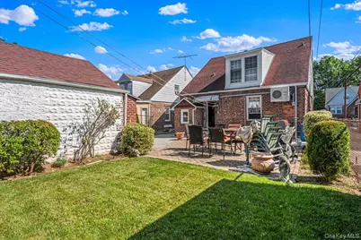 166-47 25th Avenue, Whitestone, NY 11357 - Photo 31