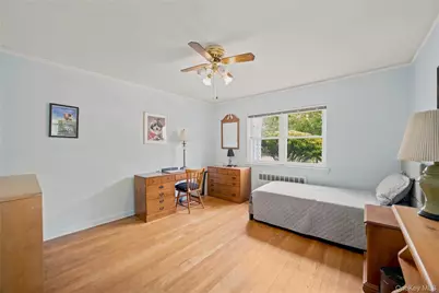 102 Stephan Marc Lane, New Hyde Park, NY 11040 - Photo 11