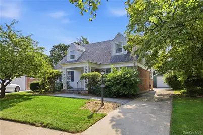 102 Stephan Marc Lane, New Hyde Park, NY 11040 - Photo 1