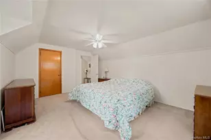 102 Stephan Marc Ln, New Hyde Park, NY 11040 - Photo 17