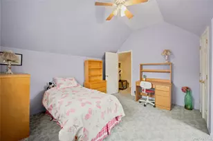 102 Stephan Marc Ln, New Hyde Park, NY 11040 - Photo 15
