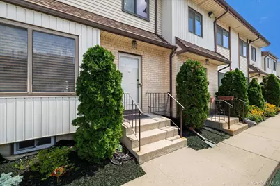 15 Franklin Place #16, Oceanside, NY 11572 - Photo 3