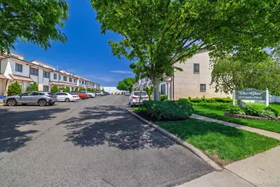 15 Franklin Place #16, Oceanside, NY 11572 - Photo 1