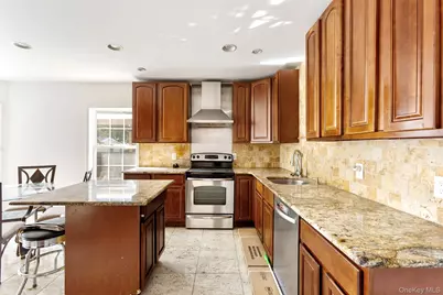 316 Maplegrove Avenue, Uniondale, NY 11553 - Photo 3