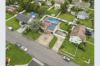 235 Eastwood Avenue, Deer Park, NY 11729 - Photo 37