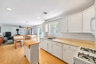 32 Prince Rd, Rocky Point, NY 11778 - Photo 11