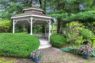 11 Rose Ct, East Islip, NY 11730 - Photo 23