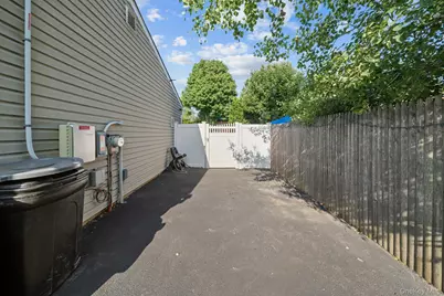 7 Sprat Street, Medford, NY 11763 - Photo 11
