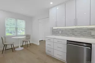 100 Brook Hills Cir, White Plains, NY 10605 - Photo 5