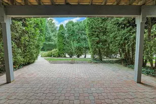 100 Brook Hills Cir, White Plains, NY 10605 - Photo 23