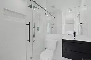 100 Brook Hills Cir, White Plains, NY 10605 - Photo 19