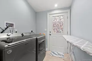 9 Donald Dr, Old Bethpage, NY 11804 - Photo 17