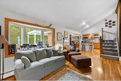9 Donald Drive, Old Bethpage, NY 11804 - Photo 5