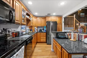 9 Donald Dr, Old Bethpage, NY 11804 - Photo 7