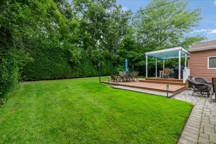 9 Donald Dr, Old Bethpage, NY 11804 - Photo 25