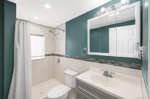 46 Stone Ln, Levittown, NY 11756 - Photo 15