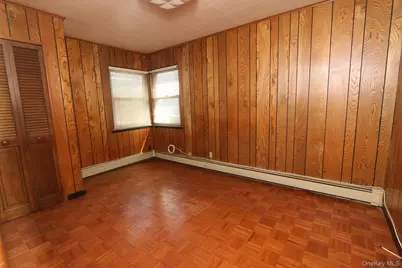 43 Ivanhoe Place, Valley Stream, NY 11580 - Photo 5
