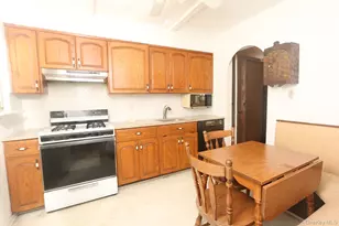 43 Ivanhoe Pl, Valley Stream, NY 11580 - Photo 3