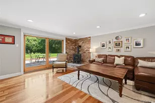 7 Wren Dr, Woodbury, NY 11797 - Photo 9