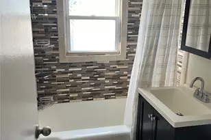 23 Luther Pl, Huntington Station, NY 11746 - Photo 7