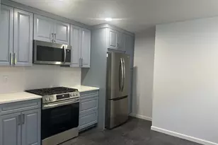 81 Carroll St, Poughkeepsie, NY 12601 - Photo 5